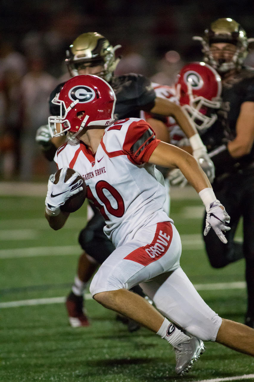 Garden Grove football team rolls to sixth victory, defeating Laguna