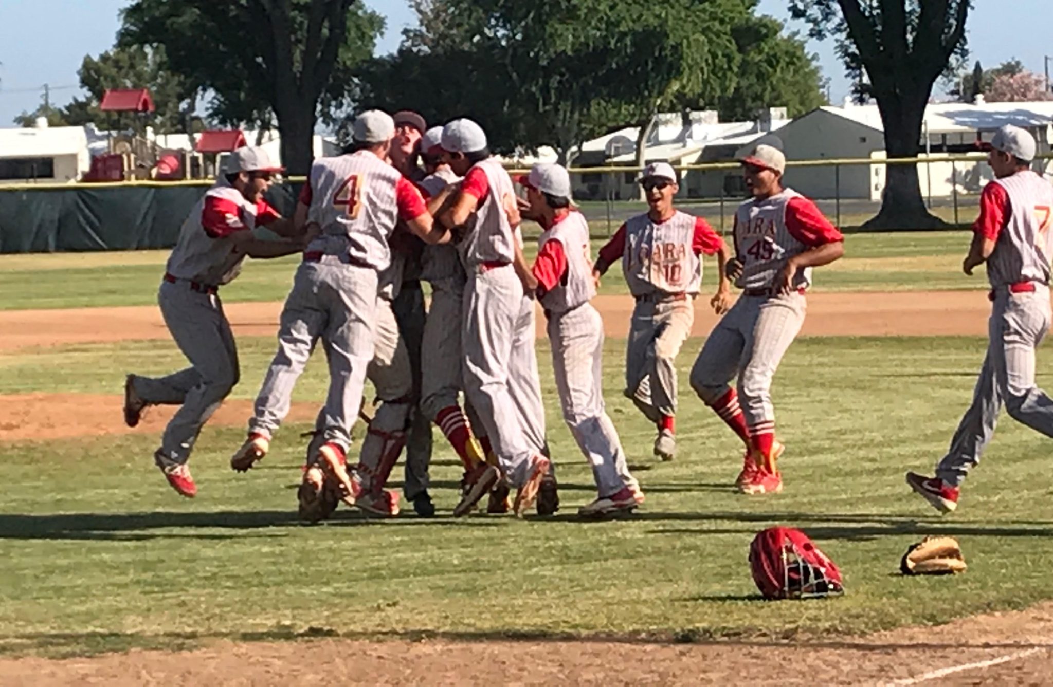 Loara baseball team wins outright league title with 20 victory over