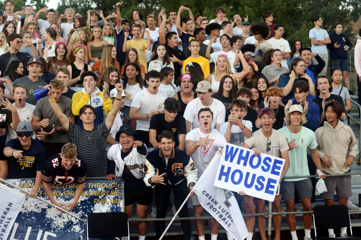 photos-fans-cheerleaders-and-bands-show-their-spirit-during-week-four