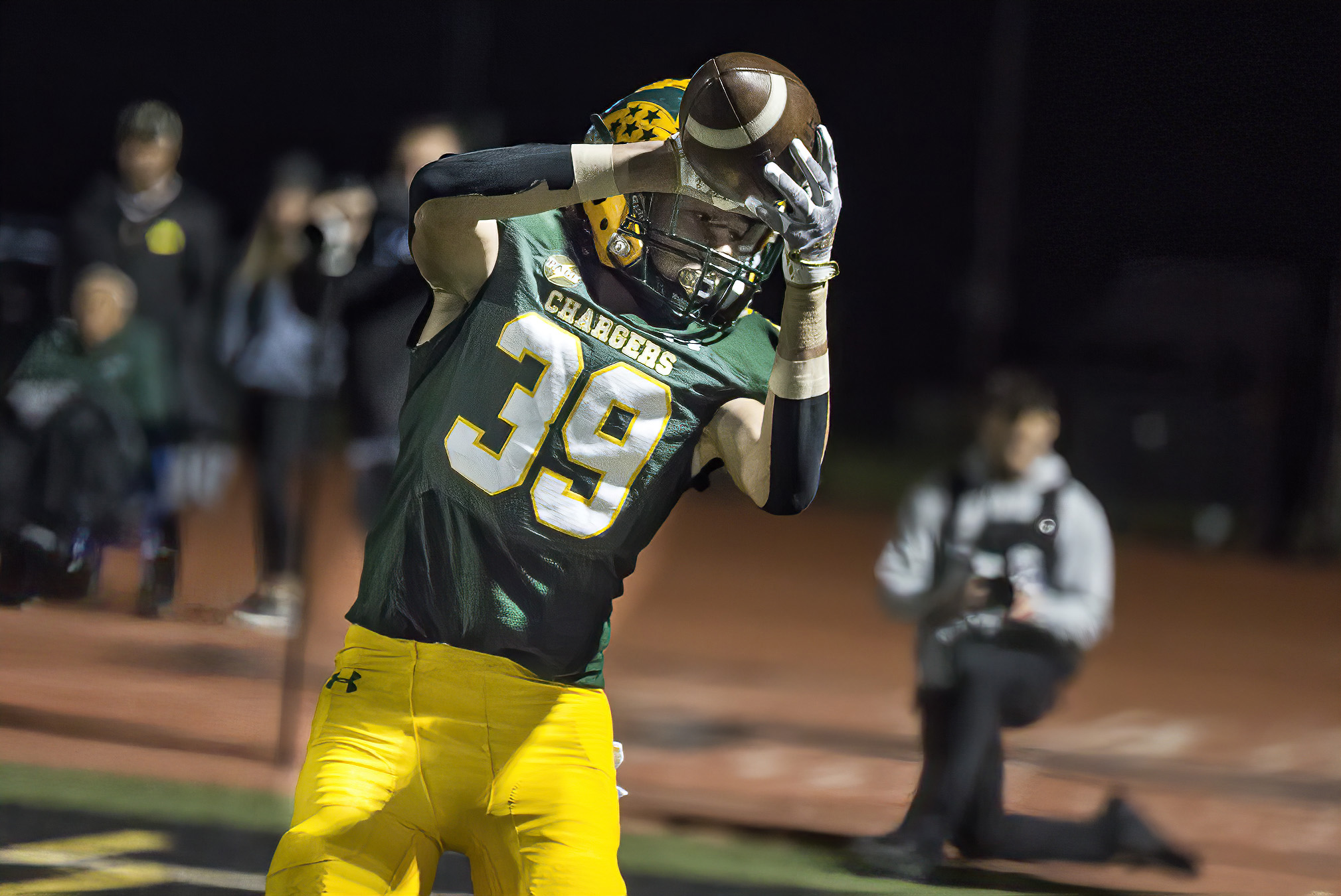 Edison football knocks off Orange Lutheran with huge fourth quarter –  Orange County Register