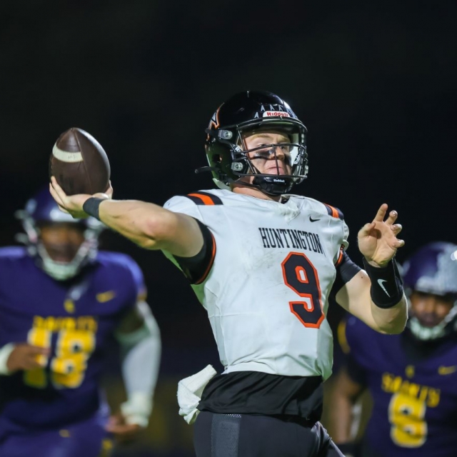 Huntington Beach QB Brady Edmunds spots an open receiver down field
