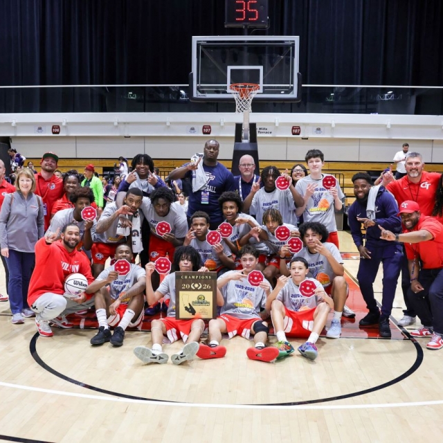 CIF Champion Colony poses for a team photo