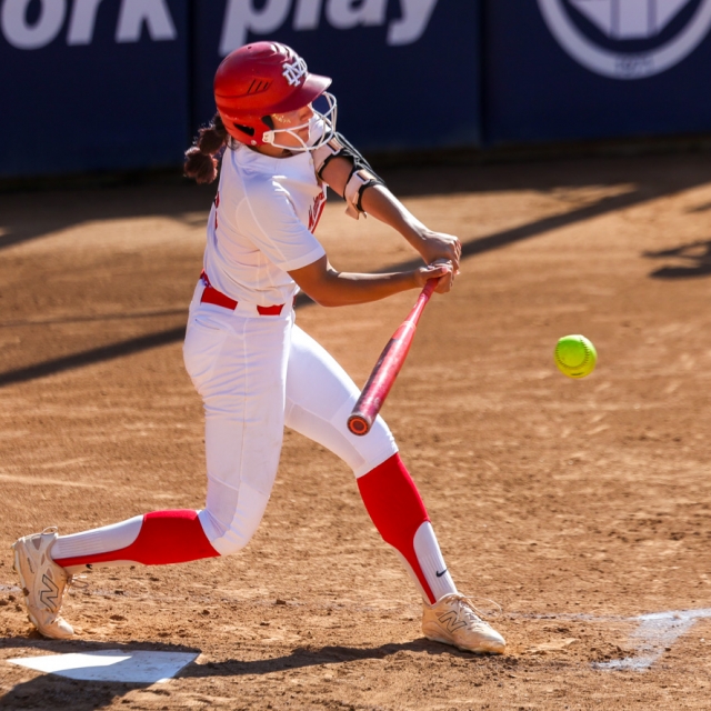 Mater Dei’s Savanah Duncan takes a swing